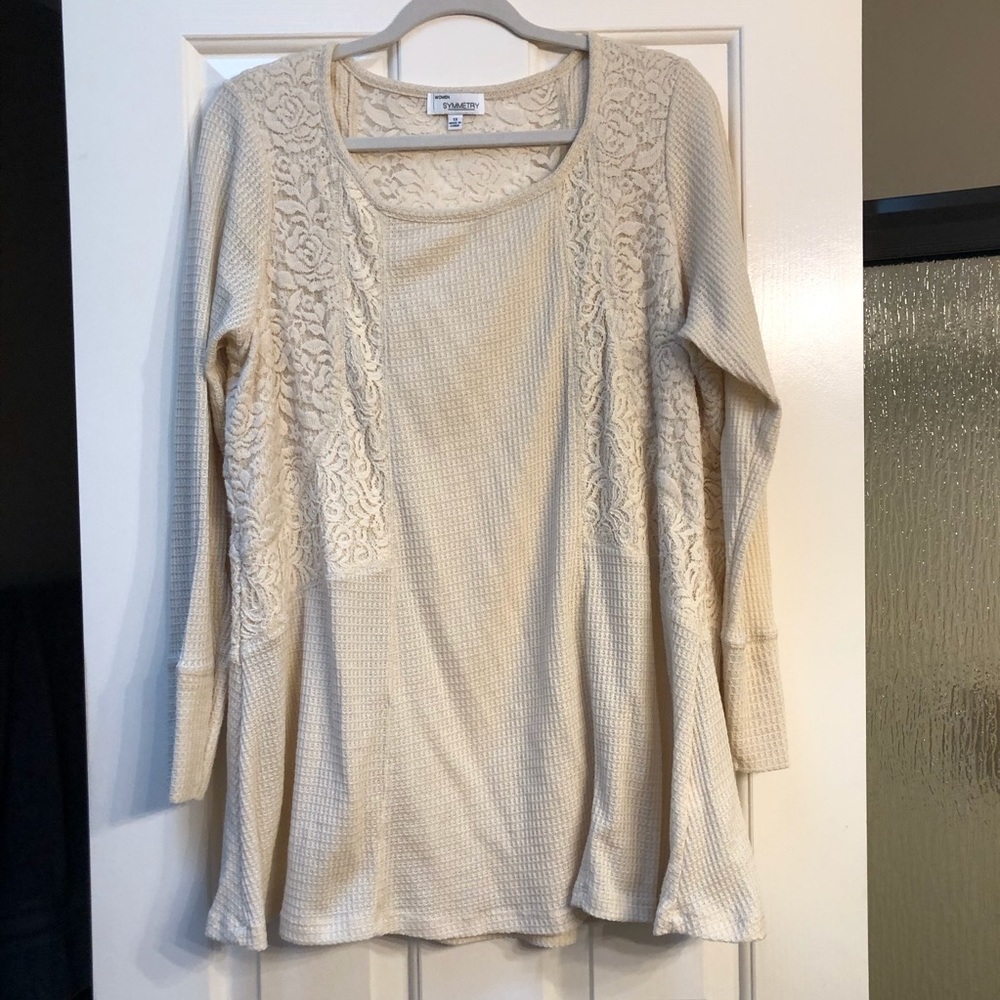 Cute cotton top with lace inserts, 2X!